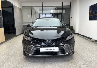 Подержанный автомобиль Toyota Camry Sedan 2019 года (2 фото)