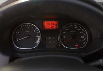 Подержанный автомобиль Renault Duster 2015 года (12 фото)