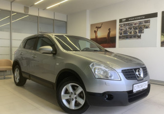 Подержанный автомобиль Nissan Qashqai 2008 года (3 фото)