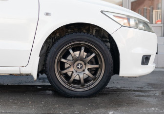 Подержанный автомобиль Honda Stream 2007 года (9 фото)