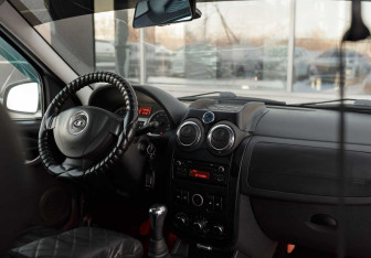 Подержанный автомобиль LADA (ВАЗ) Largus Wagon 2015 года (10 фото)