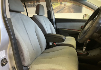 Подержанный автомобиль Nissan Tiida Sedan 2006 года (8 фото)