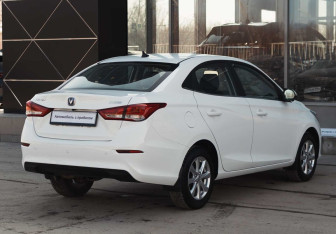 Подержанный автомобиль Changan Alsvin 2023 года (5 фото)