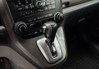 Подержанный автомобиль Honda CR-V 2011 года (15 фото)