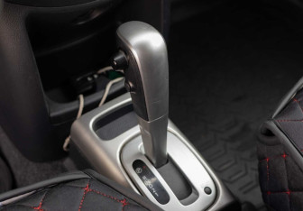 Подержанный автомобиль Nissan Note 2012 года (15 фото)