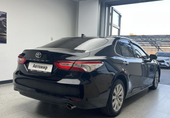 Подержанный автомобиль Toyota Camry Sedan 2018 года (4 фото)