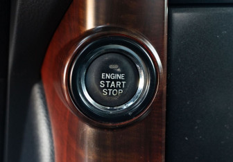 Подержанный автомобиль Toyota Land Cruiser Prado 2017 года (14 фото)