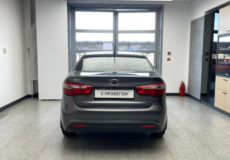 Подержанный автомобиль Kia Rio Hatchback 2012 года (6 фото)