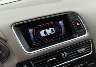 Подержанный автомобиль Audi Q5 2012 года (12 фото)