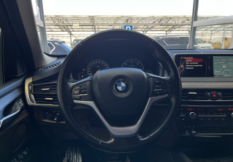 Подержанный автомобиль BMW X5 2016 года (10 фото)