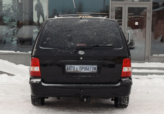 Подержанный автомобиль Kia Carnival 2004 года (6 фото)