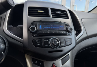 Подержанный автомобиль Chevrolet Aveo Sedan 2012 года (15 фото)