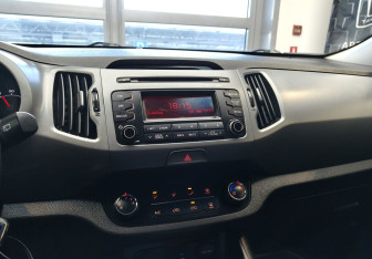 Подержанный автомобиль Kia Sportage 2015 года (12 фото)