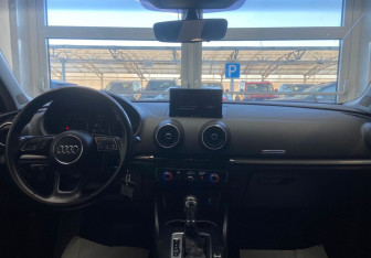 Подержанный автомобиль Audi A3 Sedan 2020 года (10 фото)