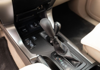 Подержанный автомобиль Toyota Land Cruiser Prado 2008 года (15 фото)