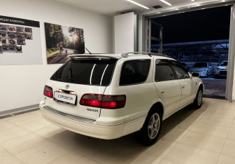 Подержанный автомобиль Toyota Camry Wagon 1999 года (4 фото)