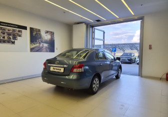 Подержанный автомобиль Toyota Belta 2009 года (4 фото)