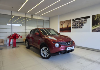 Подержанный автомобиль Nissan Juke 2012 года (3 фото)