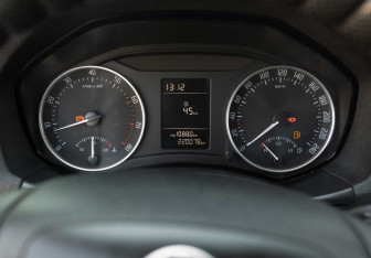 Подержанный автомобиль Skoda Octavia Liftback 2012 года (12 фото)