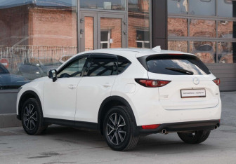 Подержанный автомобиль Mazda CX-5 2017 года (7 фото)