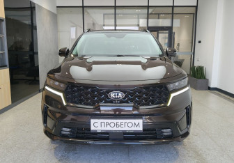 Подержанный автомобиль Kia Sorento 2021 года (3 фото)