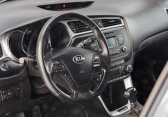 Подержанный автомобиль Kia Ceed Wagon 2017 года (11 фото)