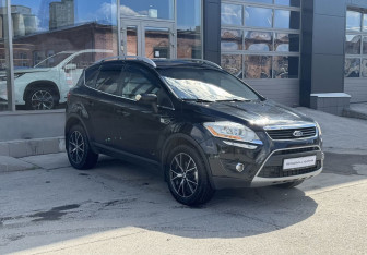 Подержанный автомобиль Ford Kuga 2012 года (4 фото)