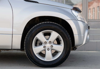Подержанный автомобиль Suzuki Grand Vitara 2008 года (9 фото)