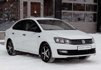 Подержанный автомобиль Volkswagen Polo Sedan 2017 года (3 фото)