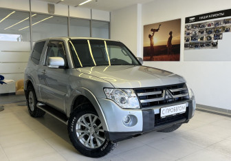 Подержанный автомобиль Mitsubishi Pajero 2008 года (3 фото)
