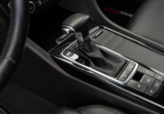 Подержанный автомобиль Kia Optima Sedan 2019 года (16 фото)