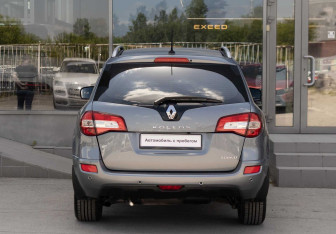 Подержанный автомобиль Renault Koleos 2008 года (6 фото)
