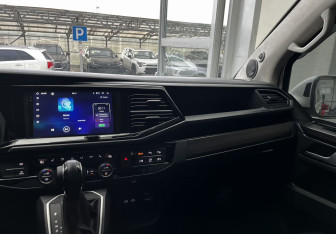 Подержанный автомобиль Volkswagen Multivan 2021 года (12 фото)