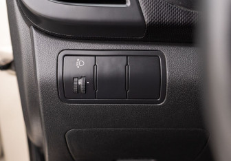 Подержанный автомобиль Hyundai Solaris Sedan 2011 года (16 фото)