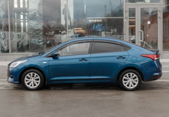 Подержанный автомобиль Hyundai Solaris Sedan 2021 года (8 фото)