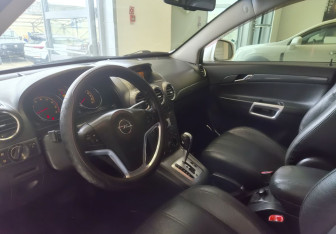 Подержанный автомобиль Opel Antara 2010 года (7 фото)