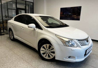 Подержанный автомобиль Toyota Avensis Sedan 2011 года (4 фото)