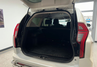 Подержанный автомобиль Mitsubishi Pajero Sport 2022 года (9 фото)