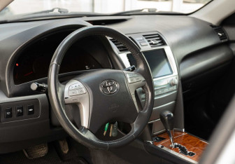 Подержанный автомобиль Toyota Camry Sedan 2008 года (11 фото)