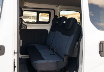 Подержанный автомобиль Nissan NV200 2014 года (18 фото)