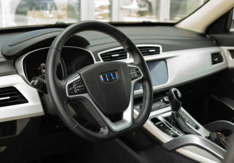 Подержанный автомобиль Geely Atlas 2020 года (11 фото)