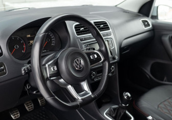 Подержанный автомобиль Volkswagen Polo Sedan 2018 года (11 фото)