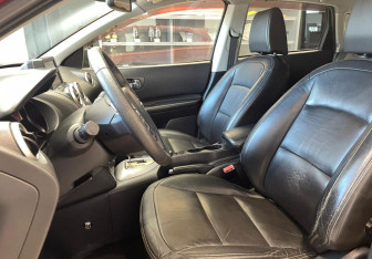 Подержанный автомобиль Nissan Qashqai 2007 года (10 фото)