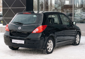Подержанный автомобиль Nissan Tiida Hatchback 2008 года (5 фото)