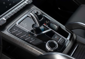 Подержанный автомобиль Geely Atlas Pro 2023 года (15 фото)