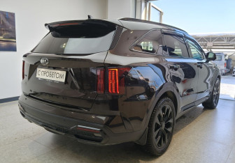 Подержанный автомобиль Kia Sorento 2021 года (5 фото)