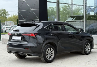 Подержанный автомобиль Lexus NX 2020 года (5 фото)