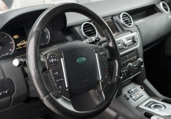 Подержанный автомобиль Land Rover Discovery 2013 года (11 фото)