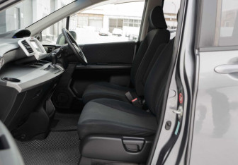 Подержанный автомобиль Honda Freed 2012 года (20 фото)