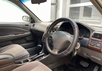 Подержанный автомобиль Toyota Corona Sedan 1999 года (7 фото)